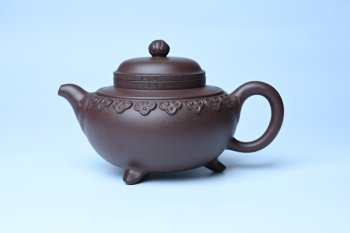 紫砂壶图片：美壶特惠 精致紫泥云肩如意壶 茶人醉爱 - 宜兴紫砂壶网