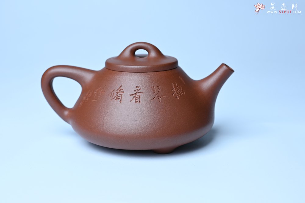 紫砂壶图片：特好底曹青 全手工小子冶石瓢 抚琴看修竹 装饰特文气 期待与亲结缘 - 宜兴紫砂壶网