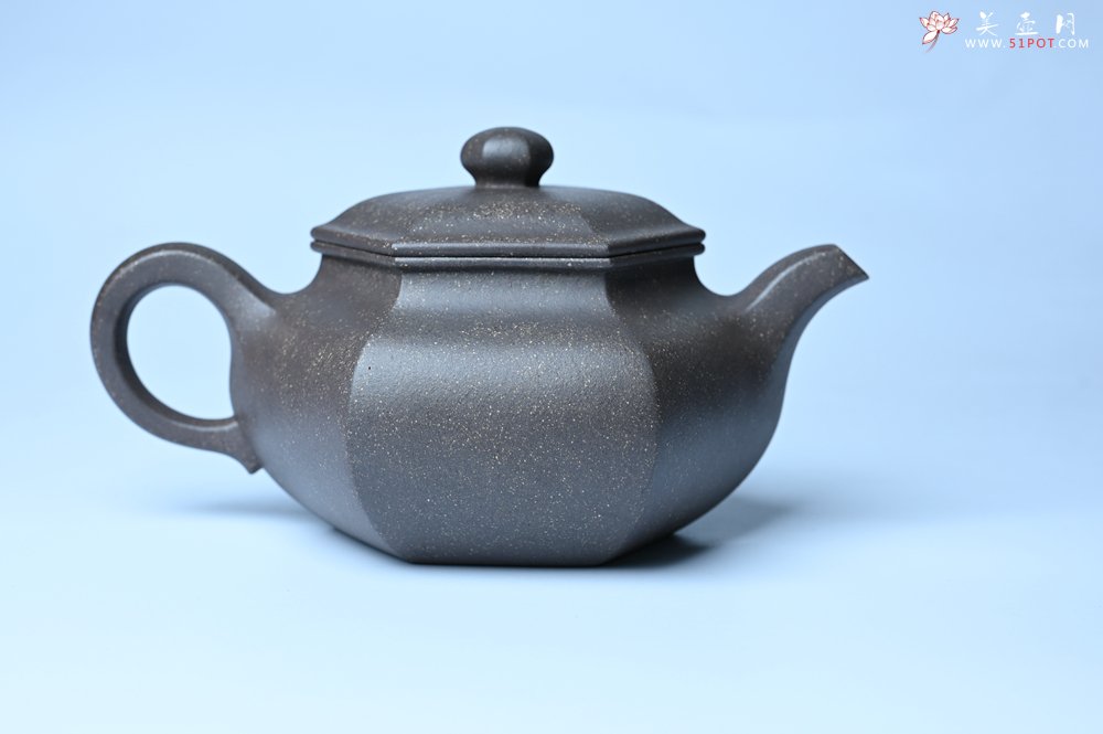 紫砂壶图片：实力派张海艳全手工精工老青灰泥六方仿古壶 气势磅礴 线面挺括平正 - 宜兴紫砂壶网