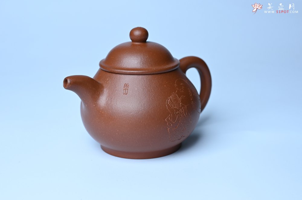 紫砂壶图片：美壶特惠 王老师 全手工红降坡泥潘壶 国助工 易轩 范小君徒杨志超老师刻绘 装饰小富贵特文气 - 宜兴紫砂壶网