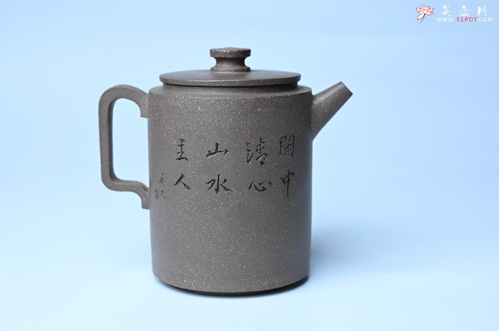 紫砂壶图片：美壶特惠 蠡墅大水潭深井老天青泥 精致圆础壶 装饰山水 茶人醉爱 - 宜兴紫砂壶网