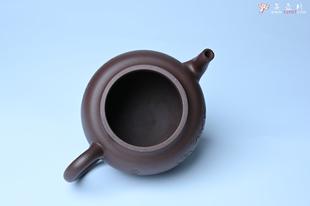 紫砂壶图片：美壶特惠 优质紫泥精致三足鼎壶 品茶论道 - 宜兴紫砂壶网