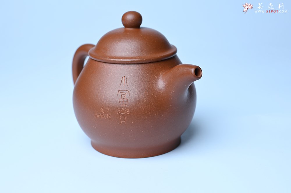 紫砂壶图片：美壶特惠 王老师 全手工红降坡泥潘壶 国助工 易轩 范小君徒杨志老师刻绘 装饰小富贵特文气 - 宜兴紫砂壶网