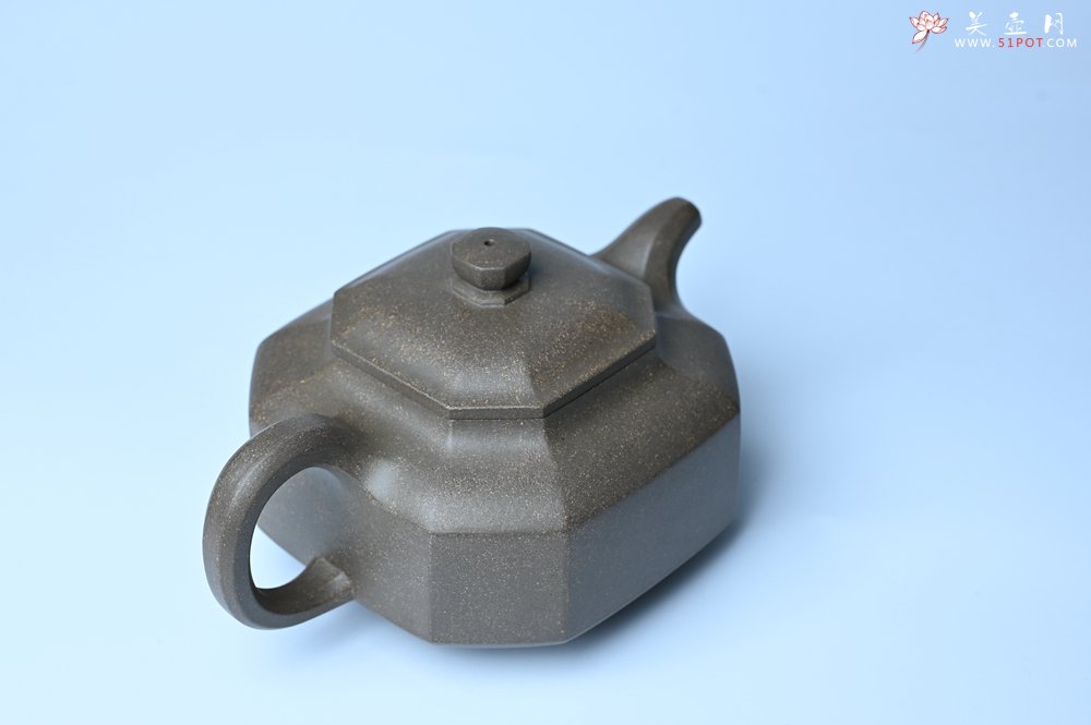 紫砂壶图片：实力派张海艳全手工蟹壳老青段泥精工八方侧角壶 气势磅礴 - 宜兴紫砂壶网