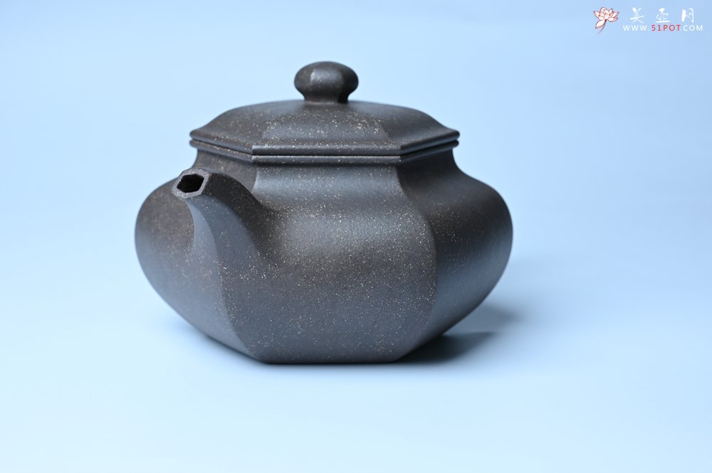 紫砂壶图片：实力派张海艳全手工精工老青灰泥六方仿古壶 气势磅礴 线面挺括平正 - 宜兴紫砂壶网