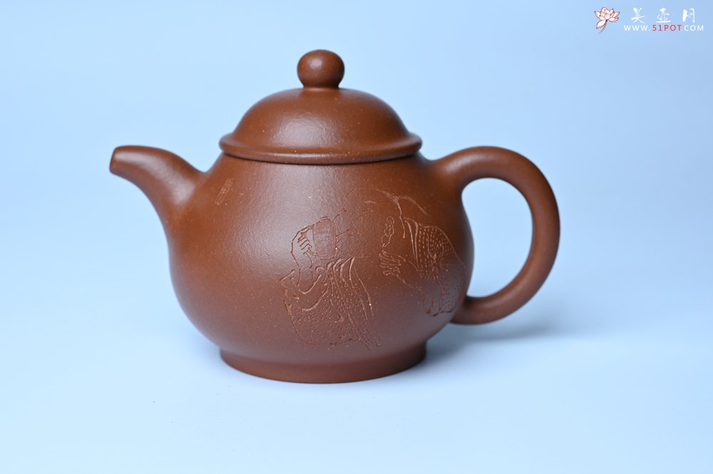 紫砂壶图片：美壶特惠 王老师 全手工红降坡泥潘壶 国助工 易轩 范小君徒杨志超老师刻绘 装饰小富贵特文气 - 宜兴紫砂壶网
