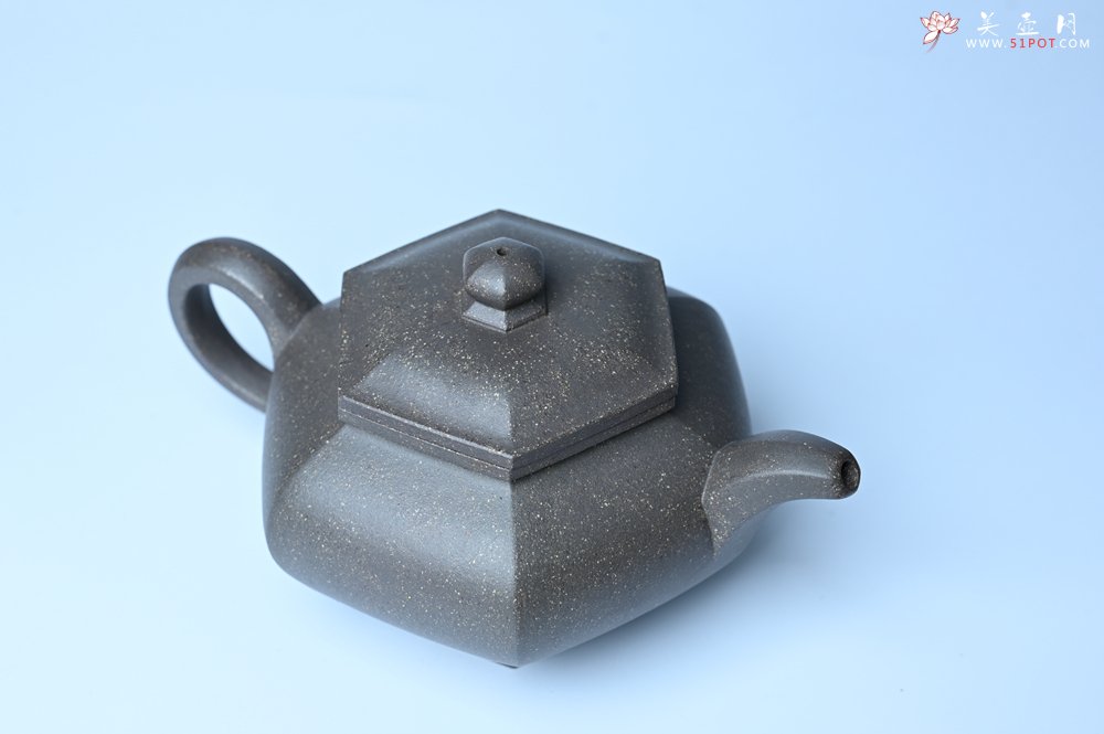 紫砂壶图片：实力派张海艳全手工油润青灰段泥藏六方壶 线面挺快 大气 - 宜兴紫砂壶网