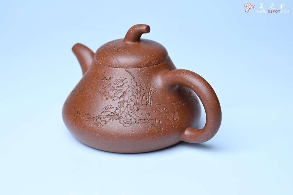 紫砂壶图片：美壶特惠 潜力股王老师 全手工拍打成型茄瓢壶 装饰梅花 特文气 - 宜兴紫砂壶网