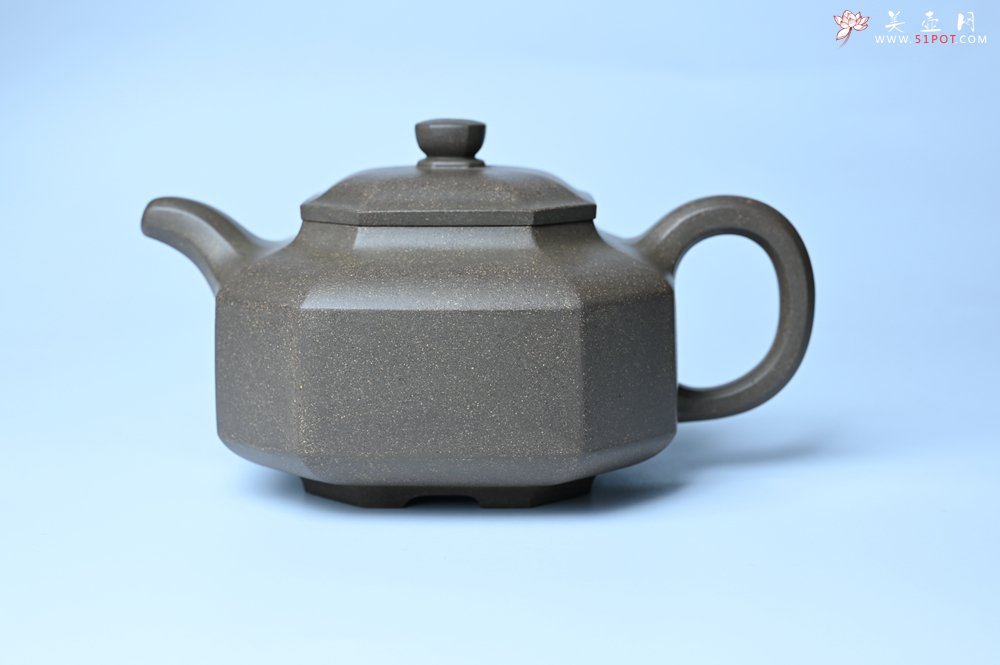 紫砂壶图片：实力派张海艳全手工蟹壳老青段泥精工八方侧角壶 气势磅礴 - 宜兴紫砂壶网