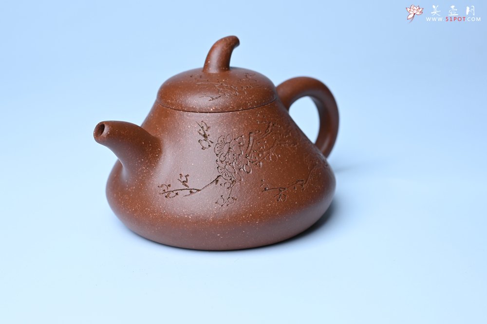 紫砂壶图片：美壶特惠 潜力股王老师 全手工拍打成型茄瓢壶 装饰梅花 特文气 - 宜兴紫砂壶网