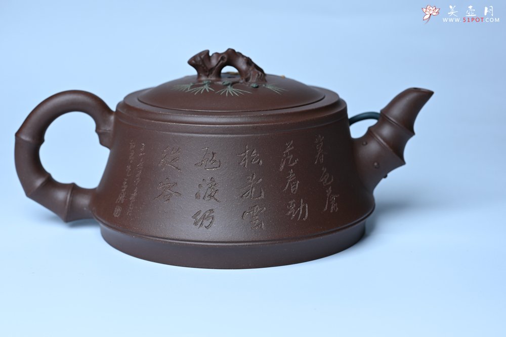 紫砂壶图片：美壶年底特惠 精品松竹梅紫砂壶 清虚静泰 暮色苍茫看劲松 乱云飞渡仍从容 - 宜兴紫砂壶网