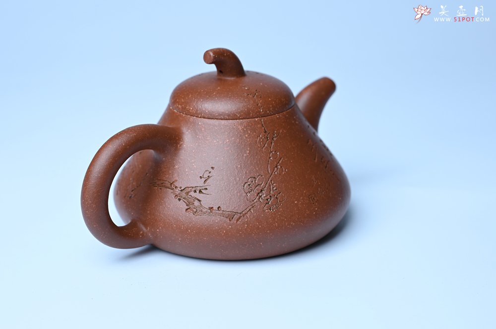 紫砂壶图片：美壶特惠 潜力股王老师 全手工拍打成型茄瓢壶 装饰梅花 特文气 - 宜兴紫砂壶网