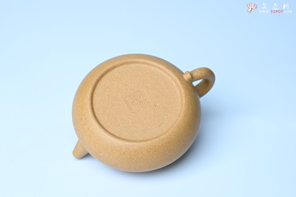 紫砂壶图片：美壶特惠 特好黄龙山段泥香桃壶 桃和叶特灵动 仿生佳作 - 宜兴紫砂壶网