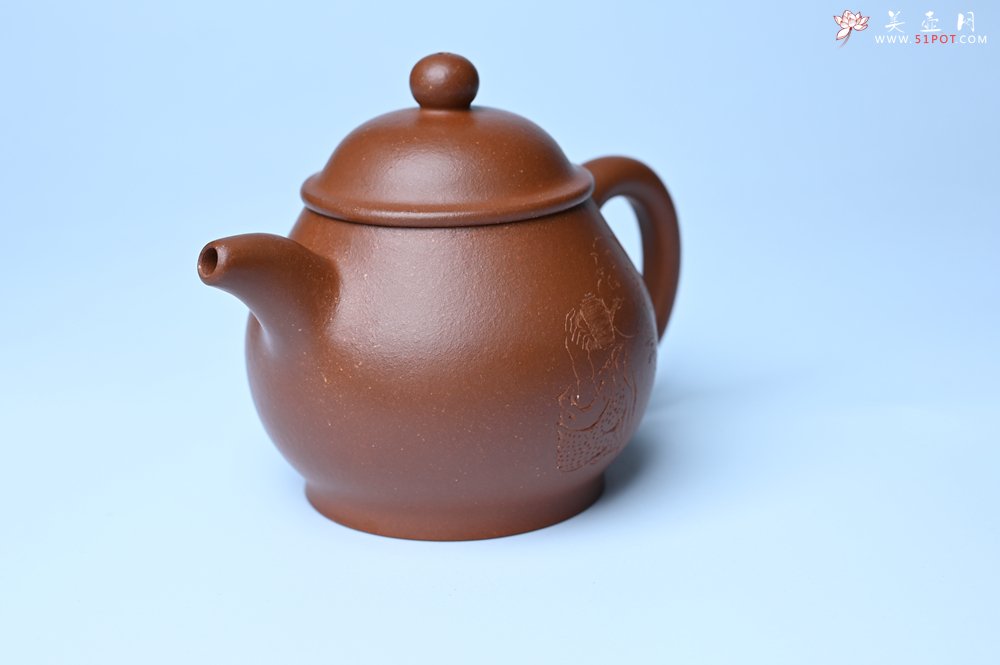 紫砂壶图片：美壶特惠 王老师 全手工红降坡泥潘壶 国助工 易轩 范小君徒杨志老师刻绘 装饰小富贵特文气 - 宜兴紫砂壶网