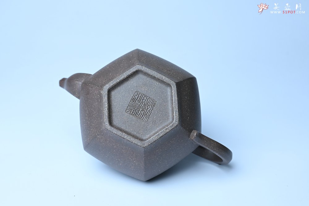 紫砂壶图片：实力派张海艳全手工特好老青灰段泥六方笑樱壶 做工灰常精致 气韵流畅 - 宜兴紫砂壶网