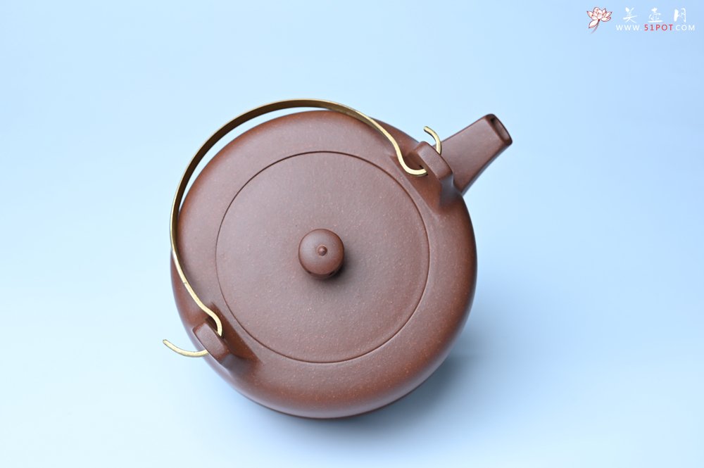 紫砂壶图片：美壶特惠 手工手制精致紫泥提梁壶 茶人醉爱 - 宜兴紫砂壶网