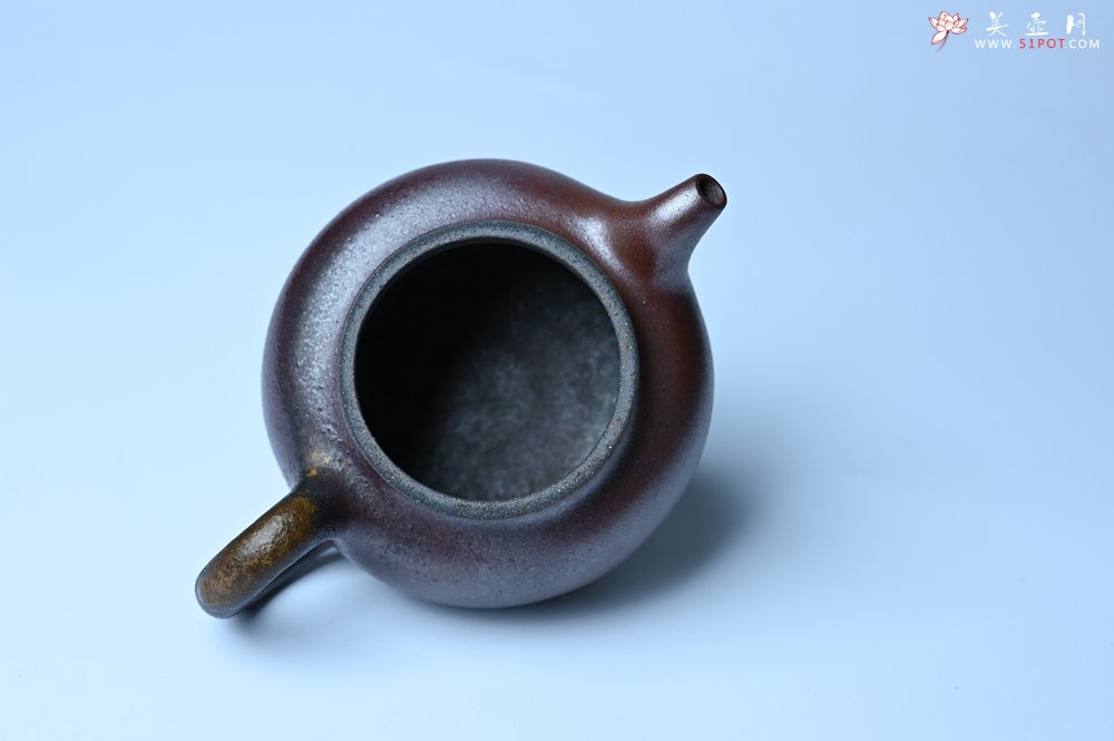 紫砂壶图片：美壶特惠 精致柴烧青灰泥掇球壶 茶人醉爱 - 宜兴紫砂壶网
