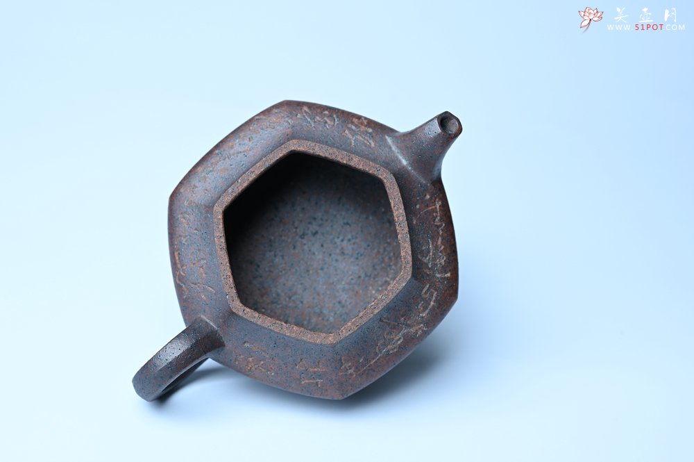 紫砂壶图片：美壶特惠 柴烧六方虚扁紫砂壶 茶人醉爱 - 宜兴紫砂壶网