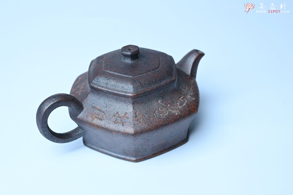 紫砂壶图片：美壶特惠 柴烧六方虚扁紫砂壶 茶人醉爱 - 宜兴紫砂壶网