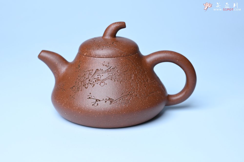 紫砂壶图片：美壶特惠 潜力股王老师 全手工拍打成型茄瓢壶 装饰梅花 特文气 - 宜兴紫砂壶网