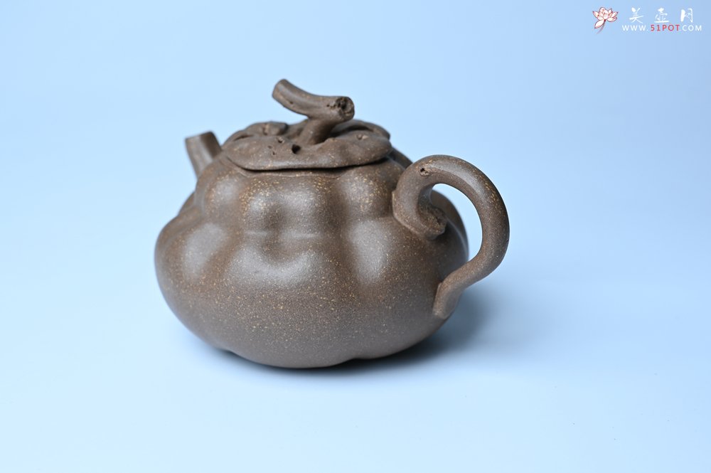 紫砂壶图片：美壶特惠 精致卡盖全手工老青段仿生小花货柿子壶 茶人醉爱 - 宜兴紫砂壶网