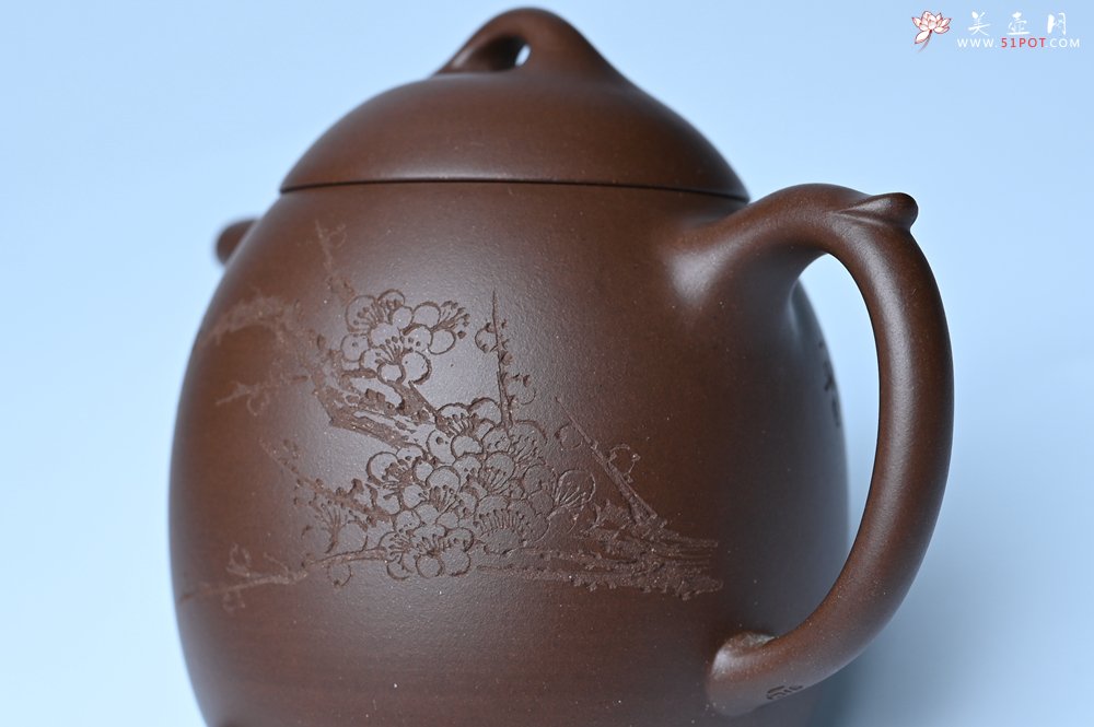 紫砂壶图片：美壶福利特惠 精致特好老紫泥秦权壶 刻梅花 特文气 - 宜兴紫砂壶网