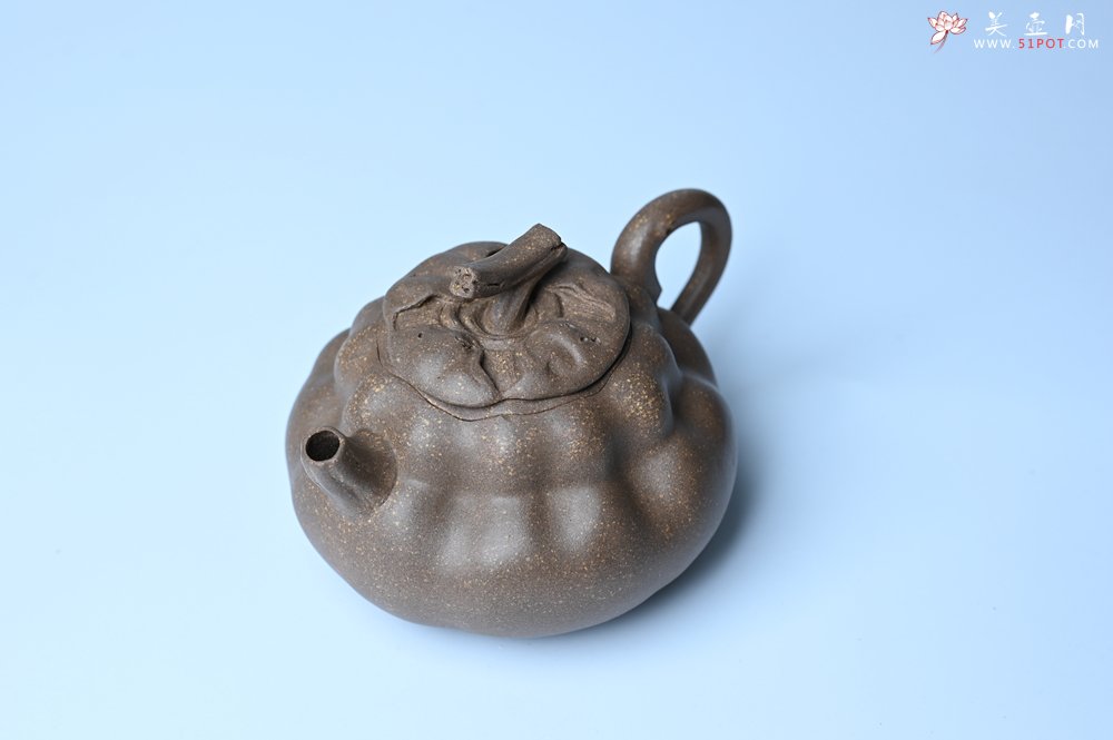 紫砂壶图片：美壶特惠 精致卡盖全手工老青段仿生小花货柿子壶 茶人醉爱 - 宜兴紫砂壶网