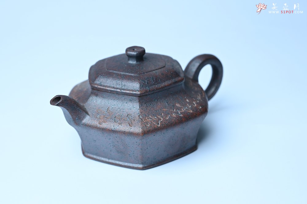 紫砂壶图片：美壶特惠 柴烧六方虚扁紫砂壶 茶人醉爱 - 宜兴紫砂壶网