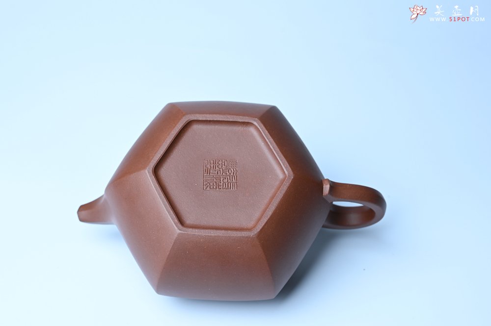 紫砂壶图片：实力派张海艳全手工精工六方仿古壶 气势磅礴 线面挺括平正 - 宜兴紫砂壶网