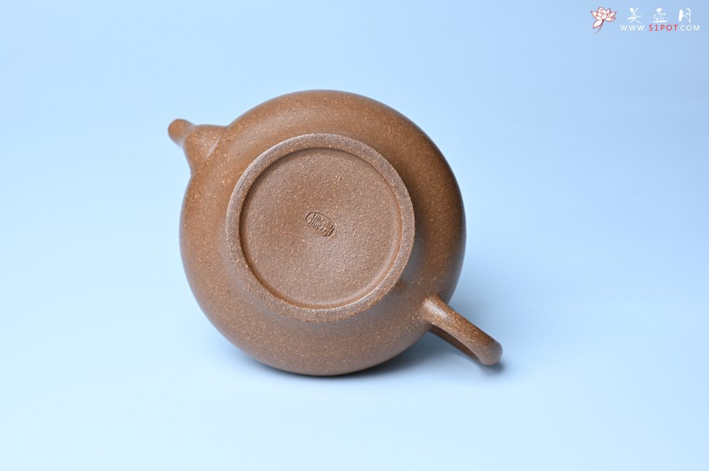 紫砂壶图片：美壶特惠 特好老段泥精致合欢壶 茶人醉爱 - 宜兴紫砂壶网