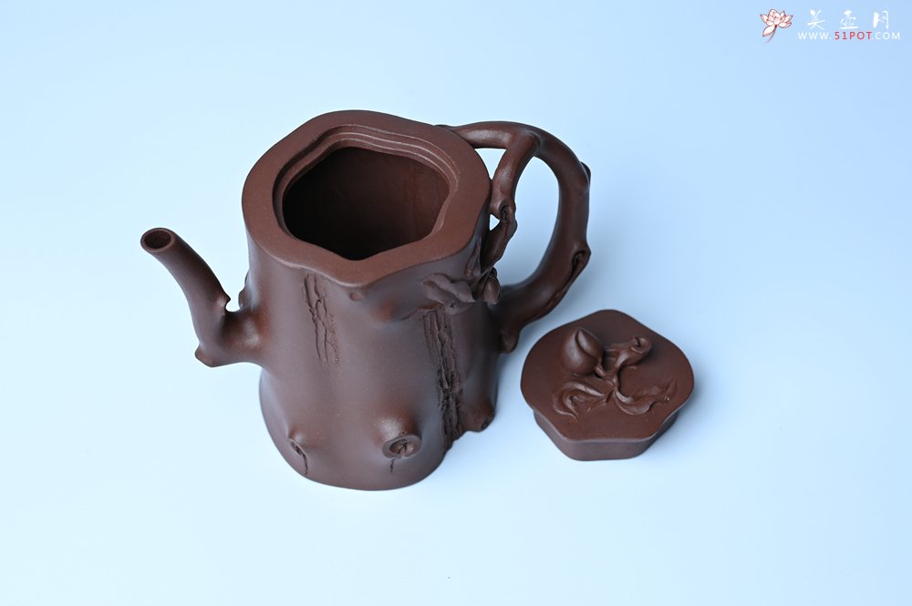 紫砂壶图片：潜力股赵老师 全手工秀雅桃桩 肌理自然生动 - 宜兴紫砂壶网