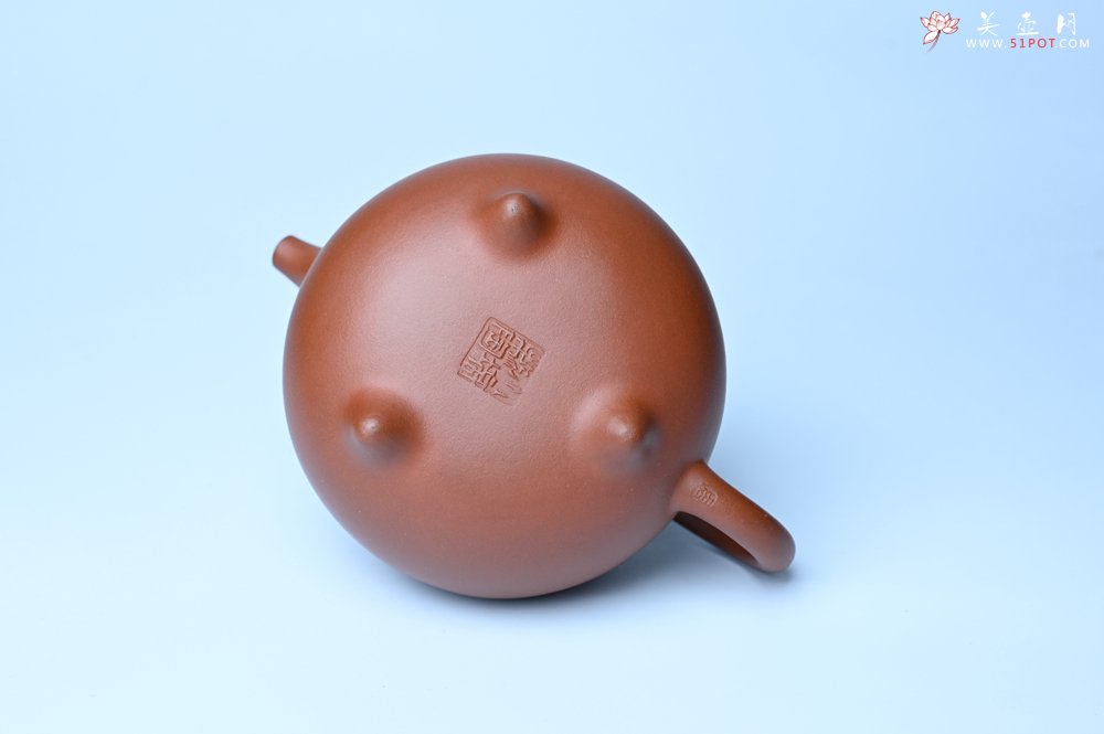 紫砂壶图片：潜力股周小培老师 老师家藏黄龙山一号井小红泥 全手工乳鼎壶 - 宜兴紫砂壶网