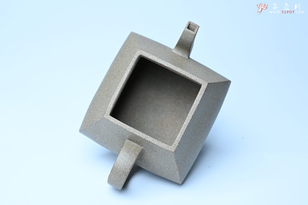 紫砂壶图片：美壶中秋国庆特惠 精工老段泥四方君德公道壶 独孔 茶人醉爱 - 宜兴紫砂壶网