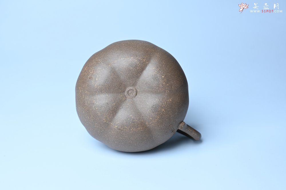 紫砂壶图片：美壶特惠 精致卡盖全手工老青段仿生小花货柿子壶 茶人醉爱 - 宜兴紫砂壶网