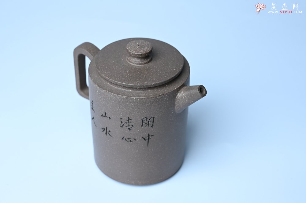 紫砂壶图片：美壶特惠 蠡墅大水潭深井老天青泥 精致圆础壶 装饰山水 茶人醉爱 - 宜兴紫砂壶网