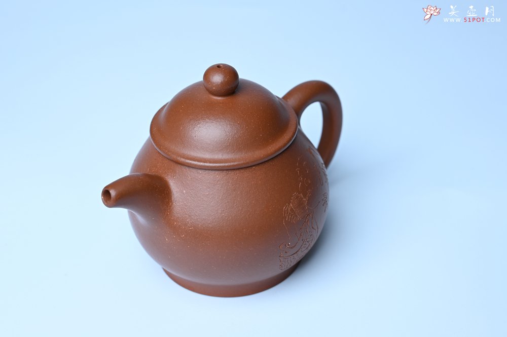 紫砂壶图片：美壶特惠 王老师 全手工红降坡泥潘壶 国助工 易轩 范小君徒杨志老师刻绘 装饰小富贵特文气 - 宜兴紫砂壶网