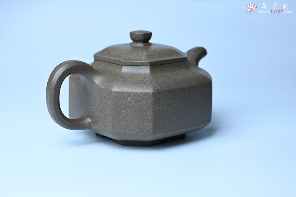 紫砂壶图片：实力派张海艳全手工蟹壳老青段泥精工八方侧角壶 气势磅礴 - 宜兴紫砂壶网