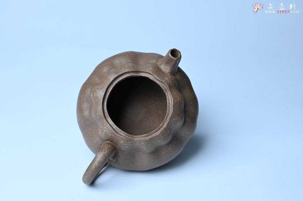 紫砂壶图片：美壶特惠 精致卡盖全手工老青段仿生小花货柿子壶 茶人醉爱 - 宜兴紫砂壶网