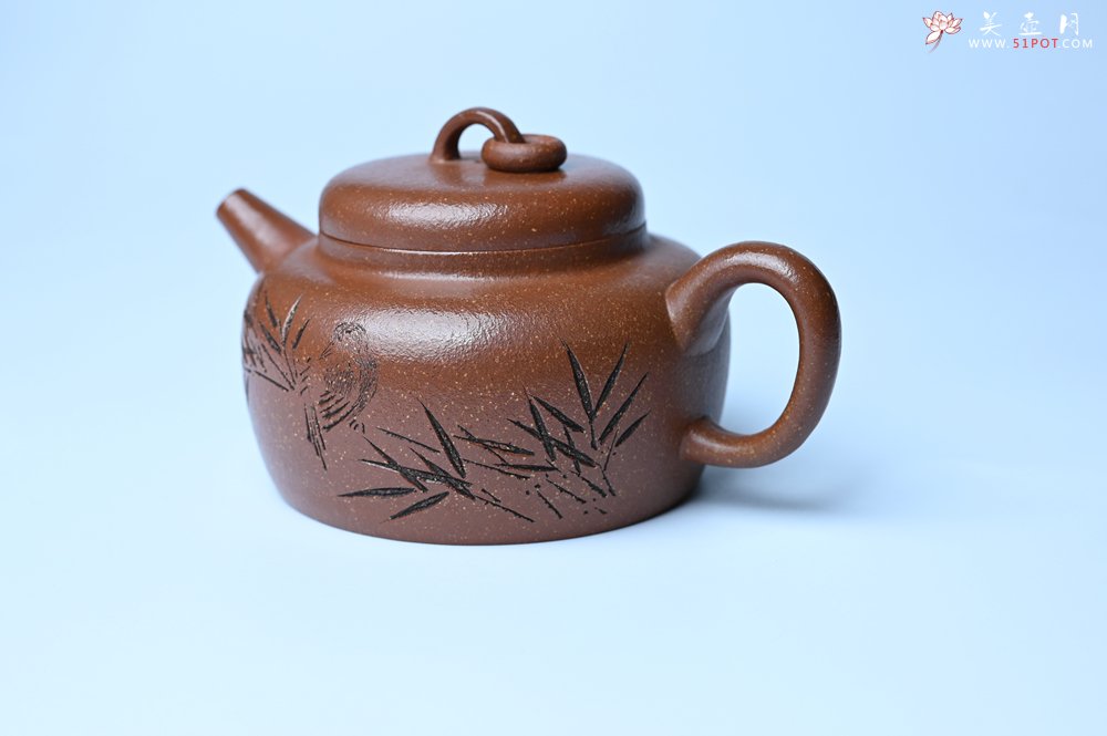 紫砂壶图片：美壶特惠 养过油润降坡泥圈钮德中壶 茶人醉爱 - 宜兴紫砂壶网