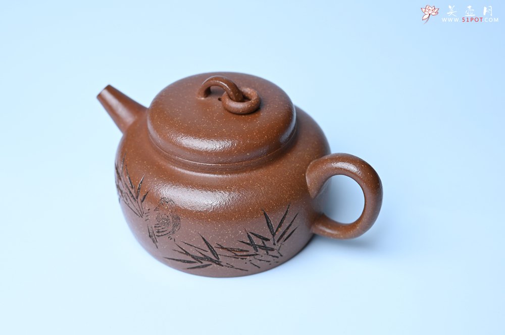 紫砂壶图片：美壶特惠 养过油润降坡泥圈钮德中壶 茶人醉爱 - 宜兴紫砂壶网