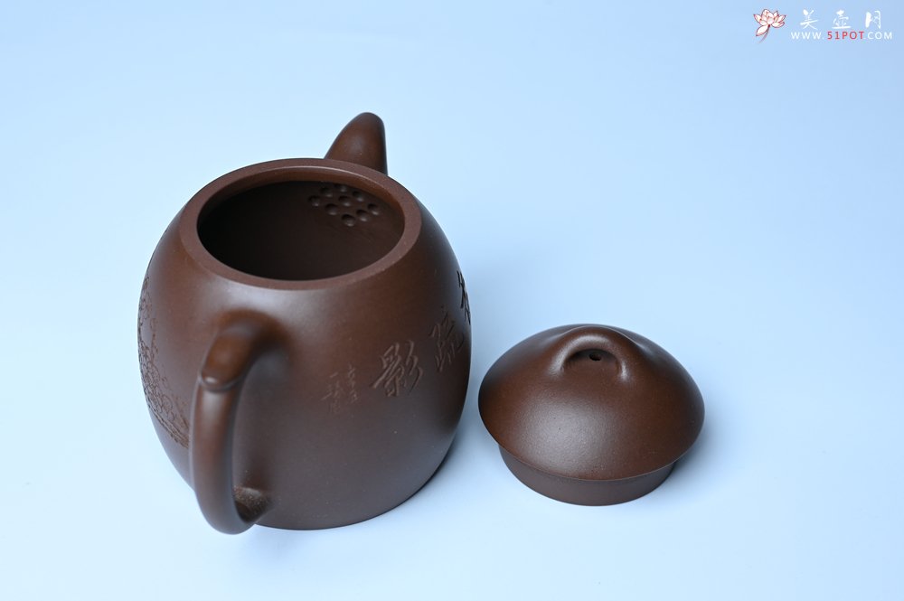 紫砂壶图片：美壶福利特惠 精致特好老紫泥秦权壶 刻梅花 特文气 - 宜兴紫砂壶网