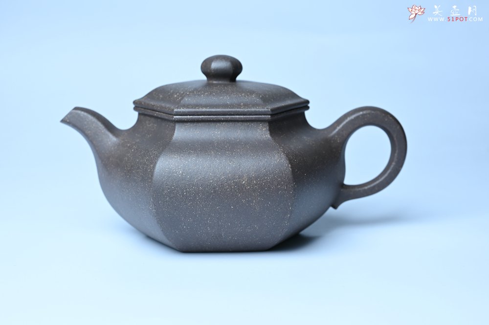 紫砂壶图片：实力派张海艳全手工精工老青灰泥六方仿古壶 气势磅礴 线面挺括平正 - 宜兴紫砂壶网