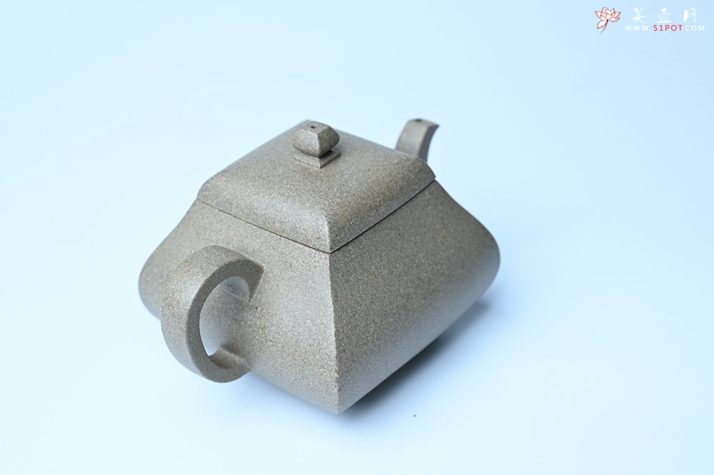 紫砂壶图片：美壶中秋国庆特惠 精工老段泥四方君德公道壶 独孔 茶人醉爱 - 宜兴紫砂壶网