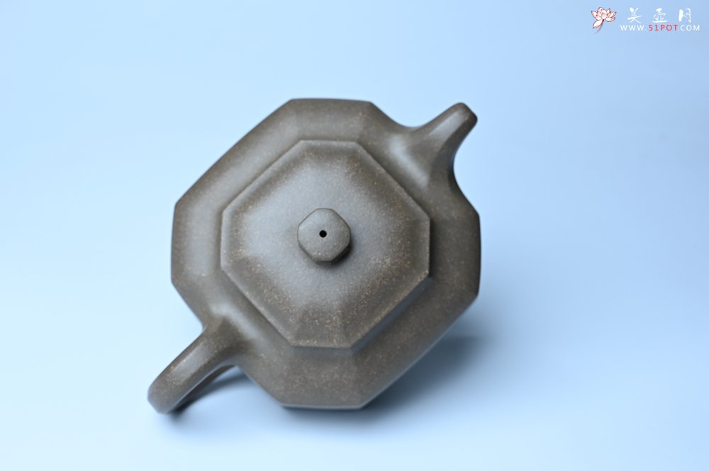 紫砂壶图片：实力派张海艳全手工蟹壳老青段泥精工八方侧角壶 气势磅礴 - 宜兴紫砂壶网