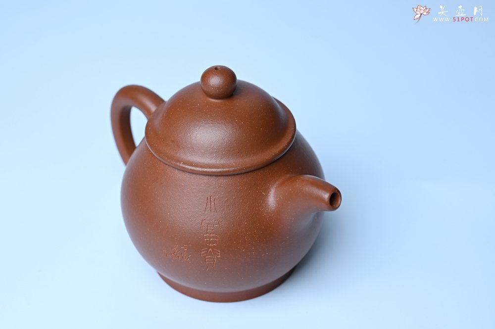 紫砂壶图片：美壶特惠 王老师 全手工红降坡泥潘壶 国助工 易轩 范小君徒杨志老师刻绘 装饰小富贵特文气 - 宜兴紫砂壶网