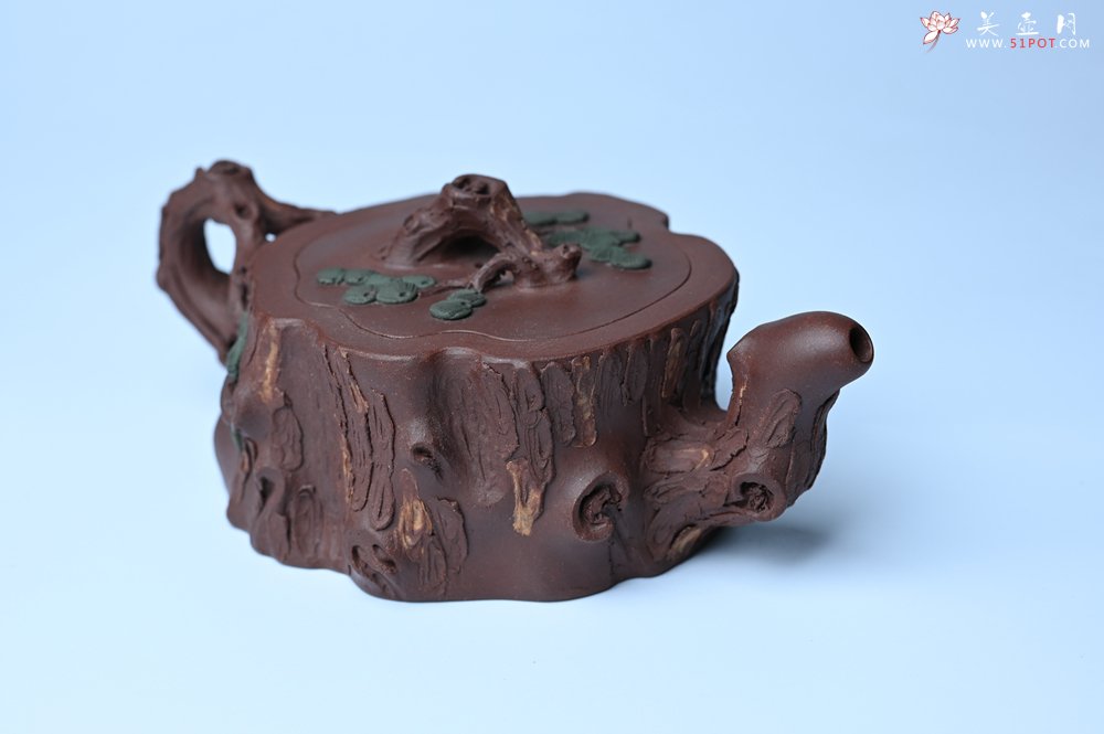 紫砂壶图片：实力派国工奚亮 全手工双色松桩壶 此壶灵动刻画描绘松桩之形 - 宜兴紫砂壶网