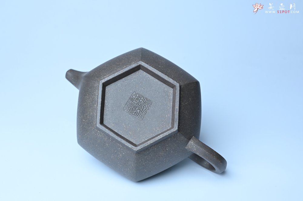 紫砂壶图片：实力派张海艳全手工油润青灰段泥藏六方壶 线面挺快 大气 - 宜兴紫砂壶网