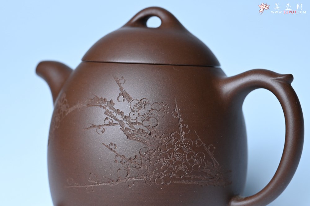 紫砂壶图片：美壶福利特惠 精致特好老紫泥秦权壶 刻梅花 特文气 - 宜兴紫砂壶网