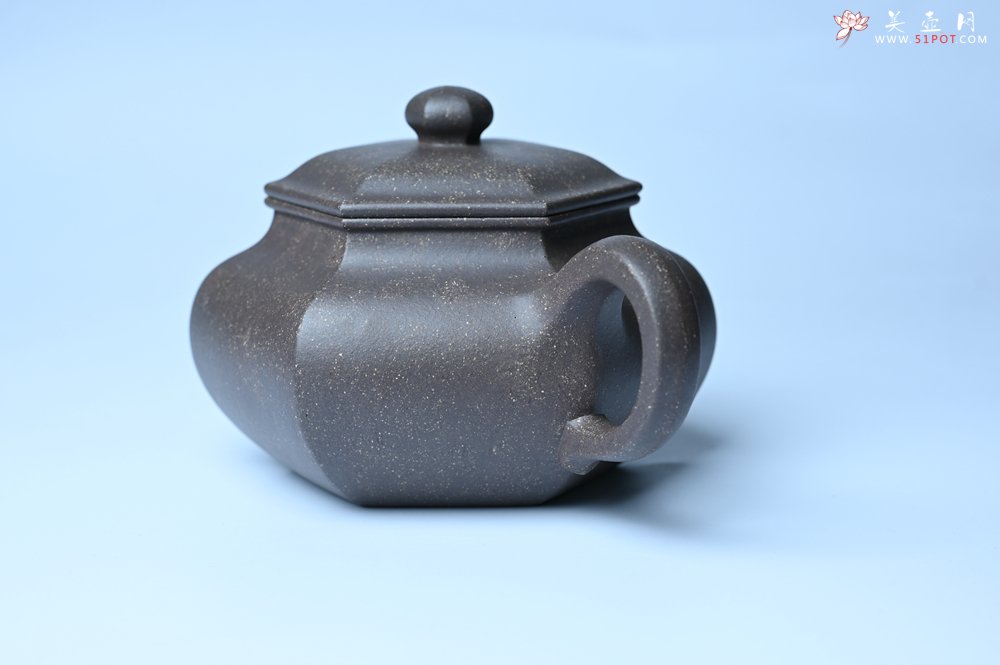 紫砂壶图片：实力派张海艳全手工精工老青灰泥六方仿古壶 气势磅礴 线面挺括平正 - 宜兴紫砂壶网