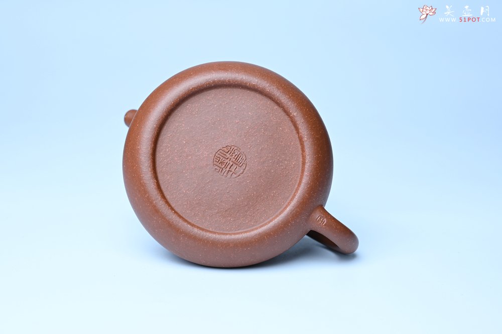 紫砂壶图片：美壶特惠 潜力股王老师 全手工拍打成型茄瓢壶 装饰梅花 特文气 - 宜兴紫砂壶网